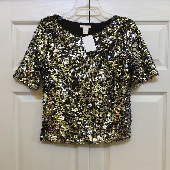 Tops - 🆕BRAND NEW-SILVER SEQUINED TOP YOU WILL LOVE.